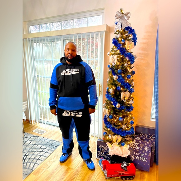 2-tone jogging suit - Picture 1 of 1